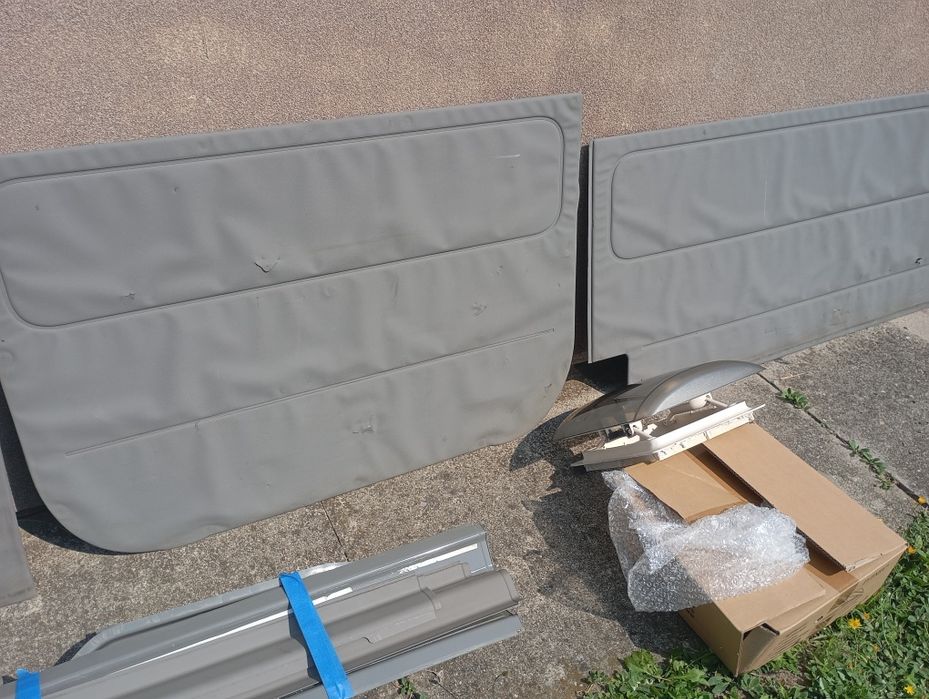 Bagażnik dachowy Thule Mercedes 906  boczki tapicerki plus kpl na slub