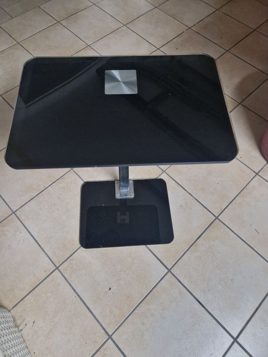 szklana półka podstawa pod laptop