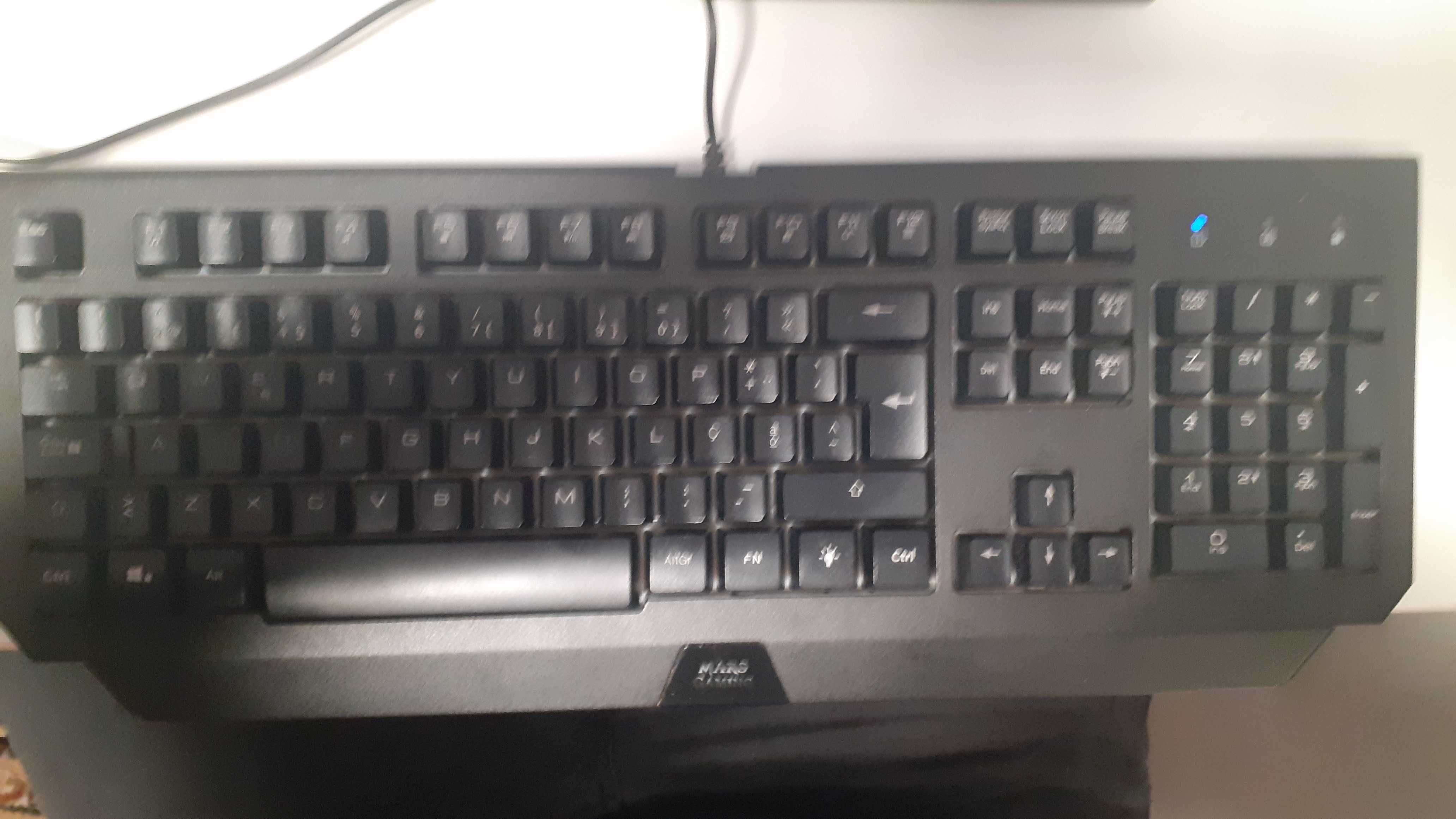 Teclado semi-mecânico Mars Gaming