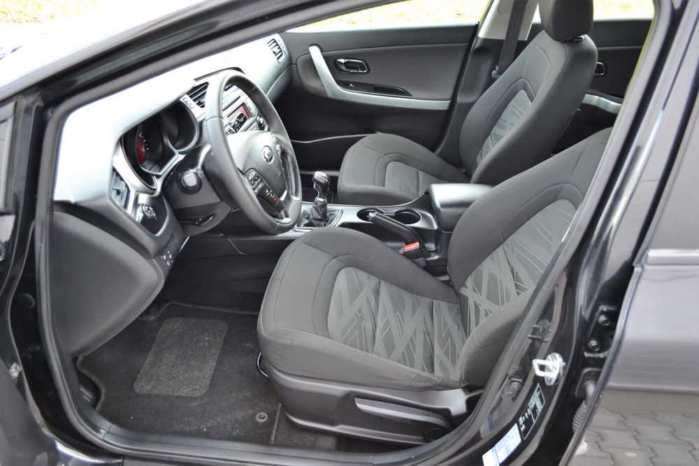 Kia Ceed 1.4 16v 100KM**50 tys. km !**Klimatyzacja**Bluetooth