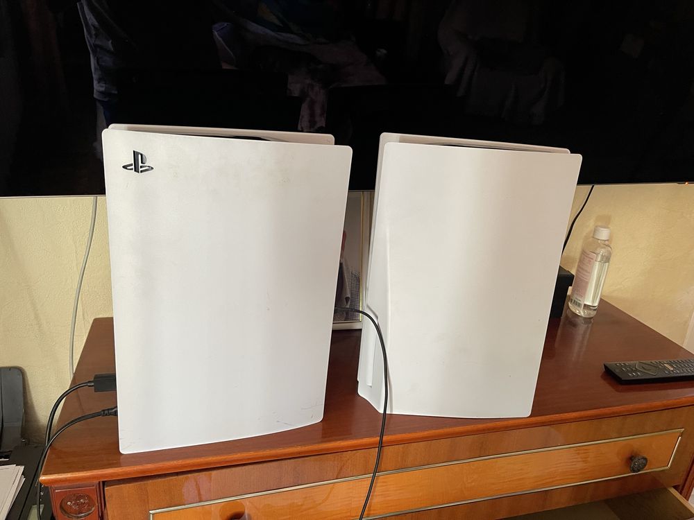 Sony PlayStation 5 CFI-1216A з Франції