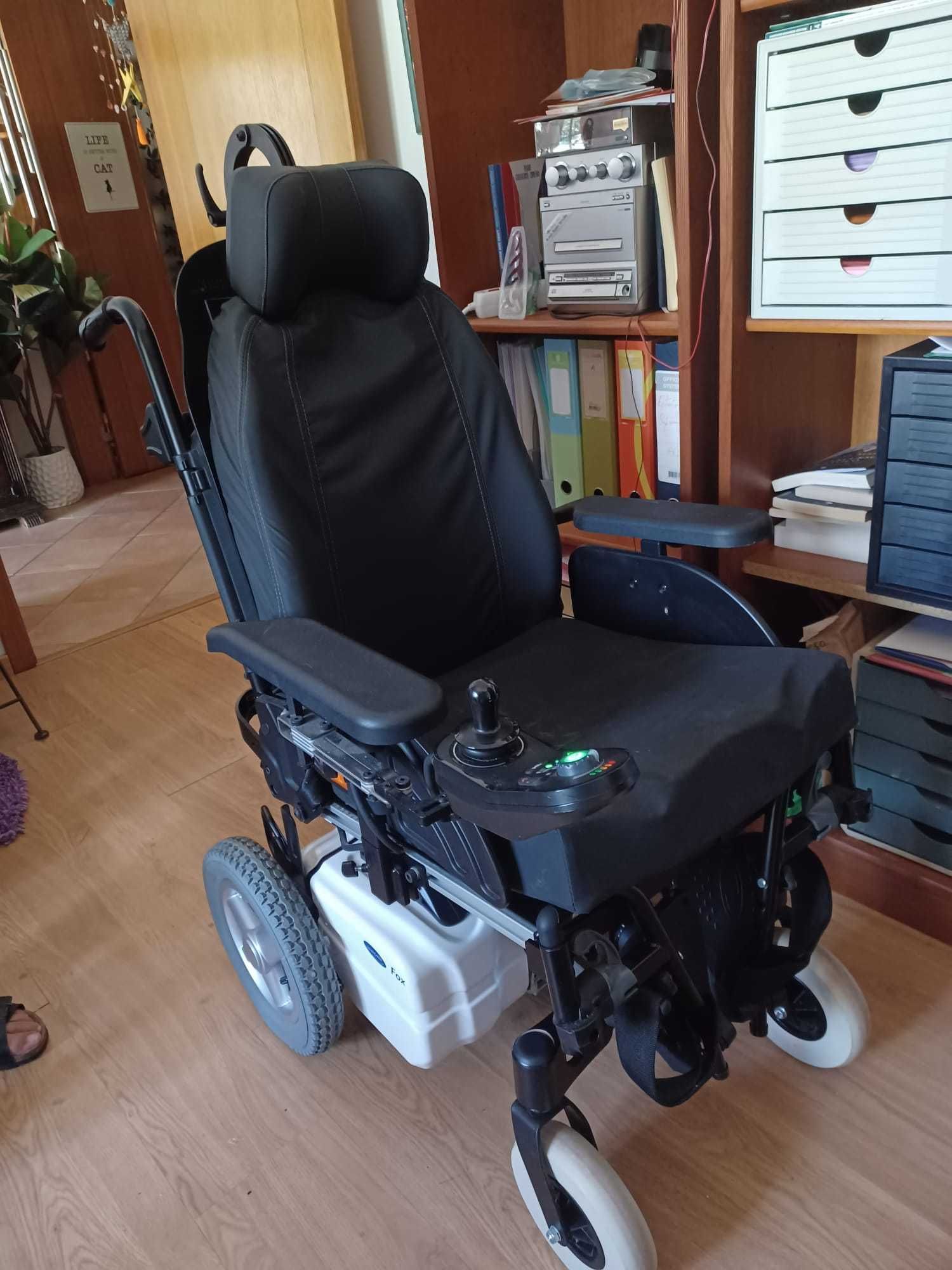 Cadeira de rodas eléctrica INVACARE FOX MODULITE nunca usada