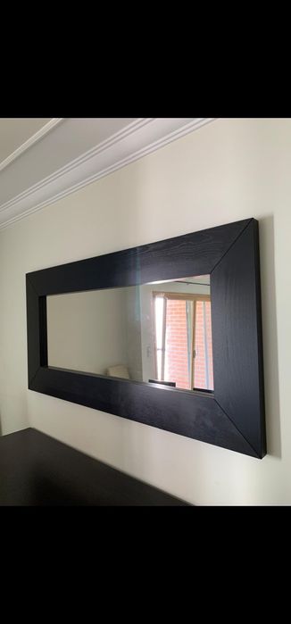 Espelho grande com moldura
