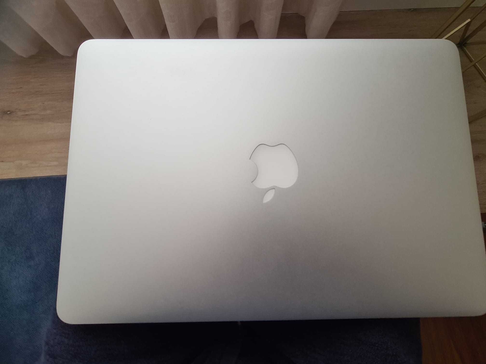 MacBook Air 13 (A1466)