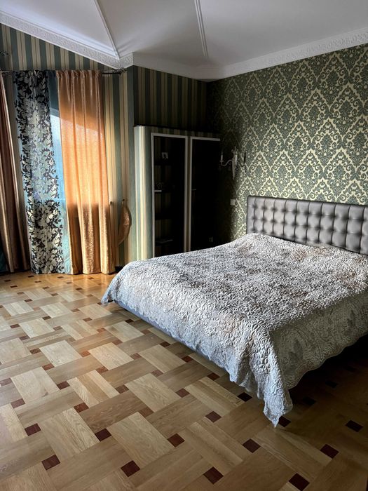 Пропонується в оренду будинок з виходом на воду