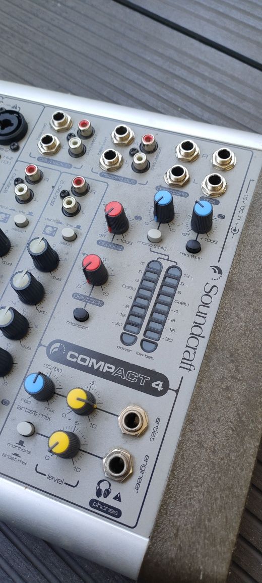 Mikser audio Soundcraft CompACT 4