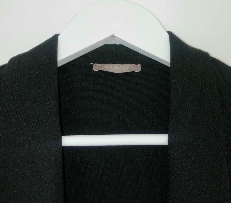 Czarna taliowana marynarka Orsay