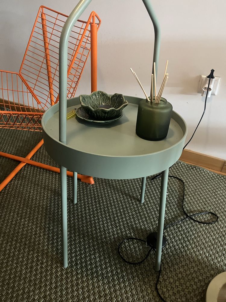 Mesa de apoio.