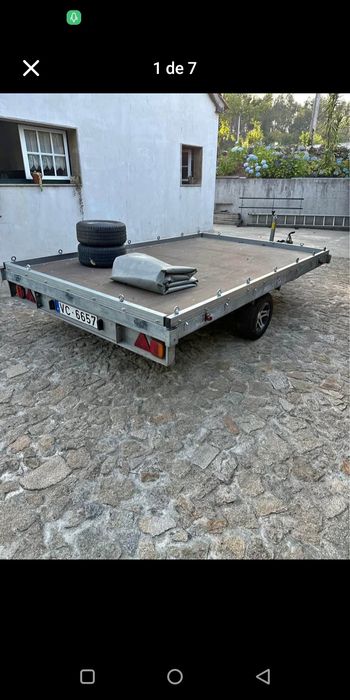 Reboque com documentos