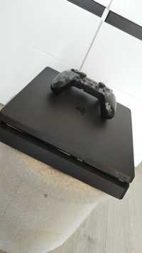 Konsola PlayStation 4