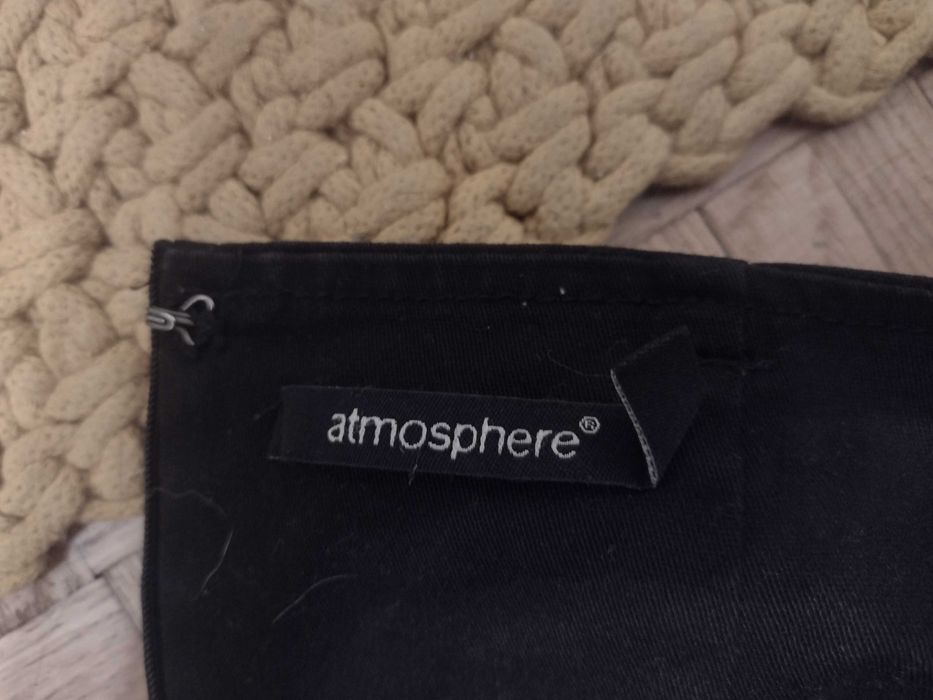 Czarna spódnica Atmosphere