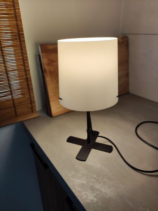 Lampka nocna stołowa Barlast Ikea z żarówką