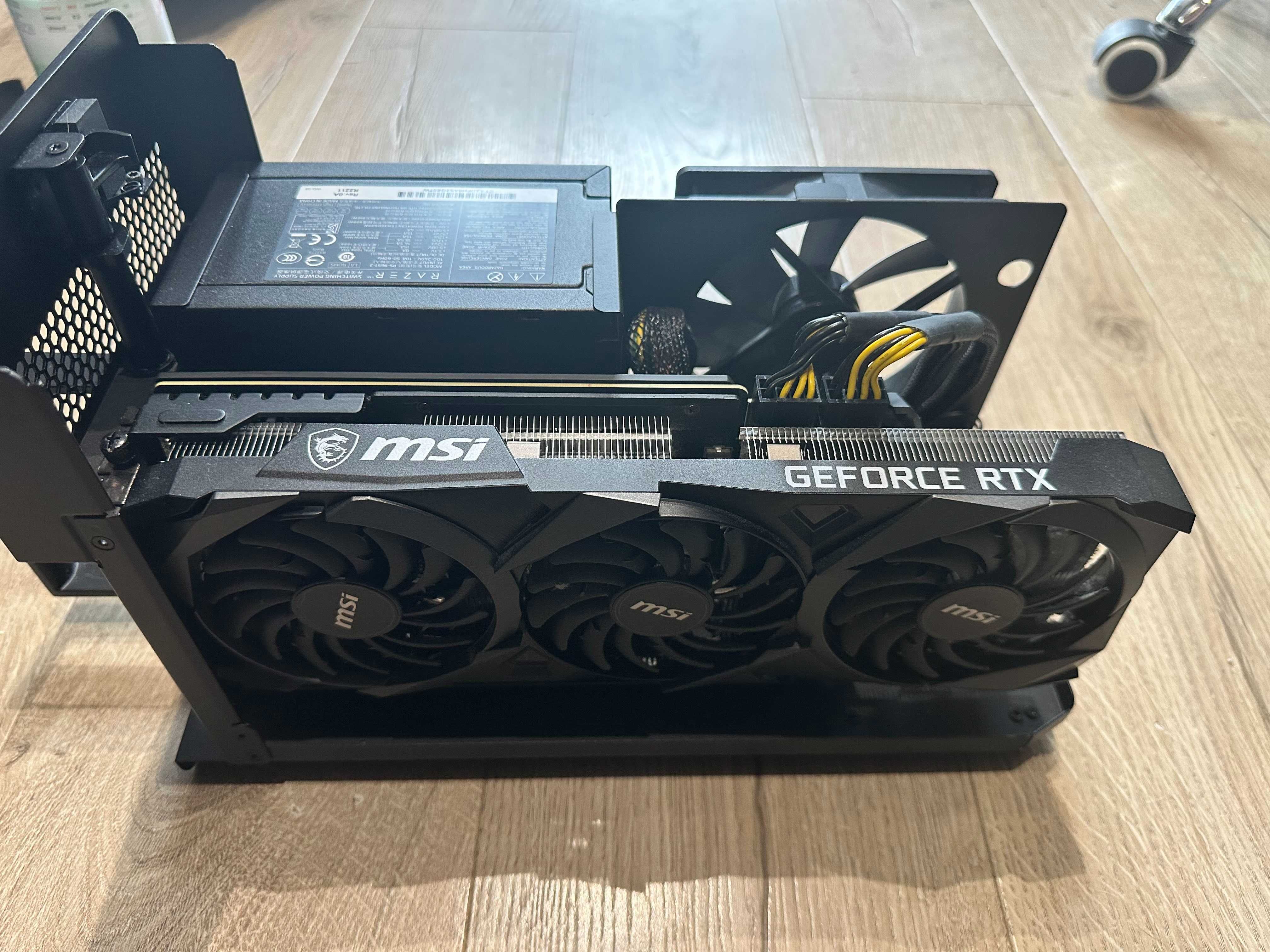 Razer Core X – Zewnętrzna Obudowa eGPU – Thunderbolt 3 – Idealny Stan