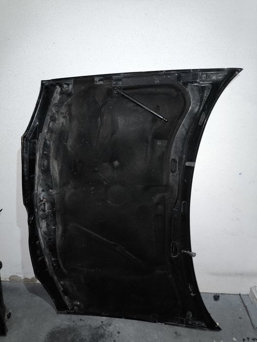 Capô preto VW Golf 4