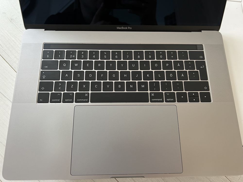 MacBook 15 2017 i7/16/256