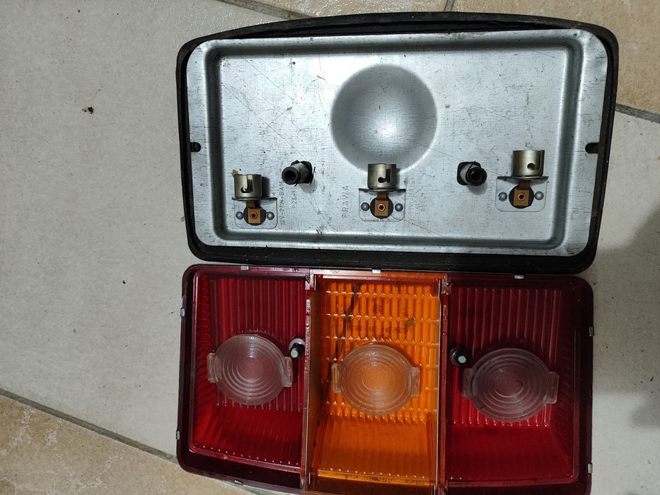 Oryginalna, nowa lampa tył prawa Warszawa, Nysa.
Oryginalna, nowa lam