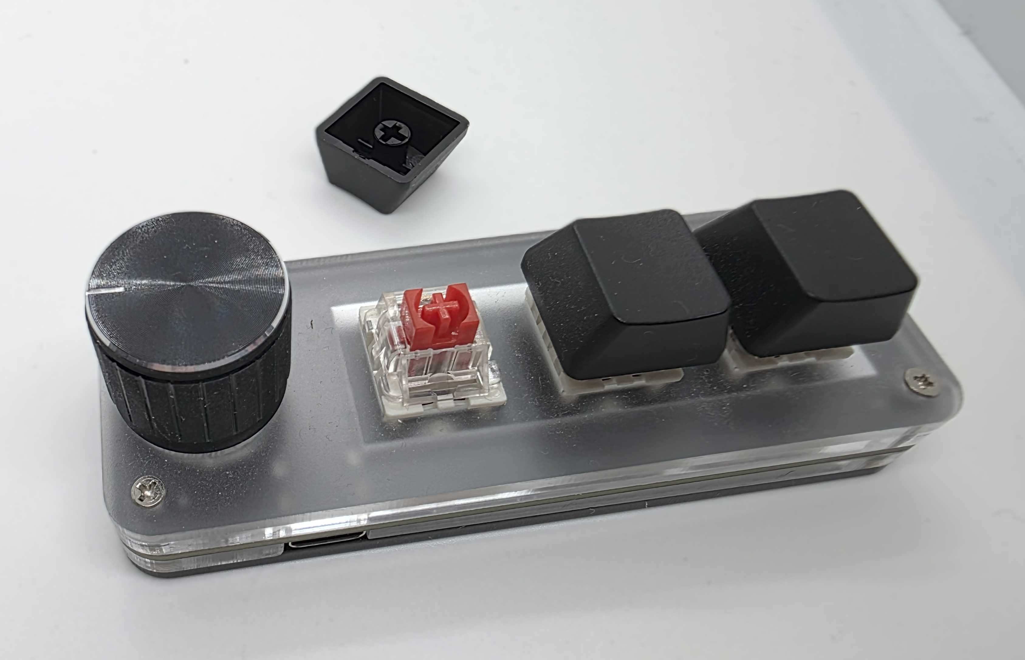 Dodatkowa klawiatura mechaniczna, programowalna, z pokrętłem, USB-C