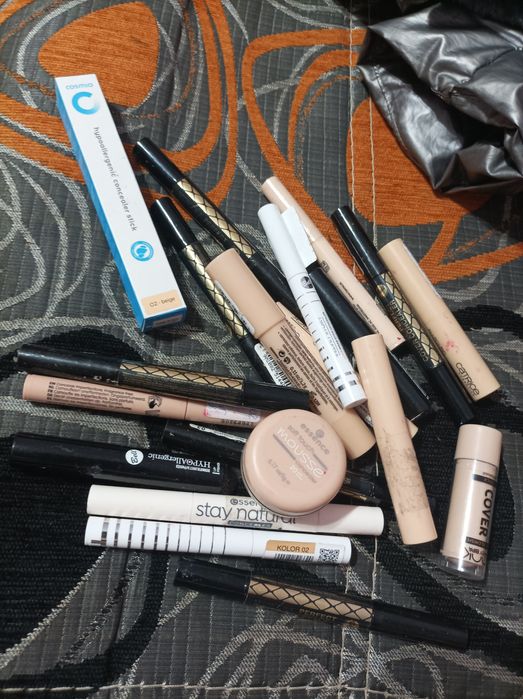 Zestaw nowych korektorów do twarzy i oczu