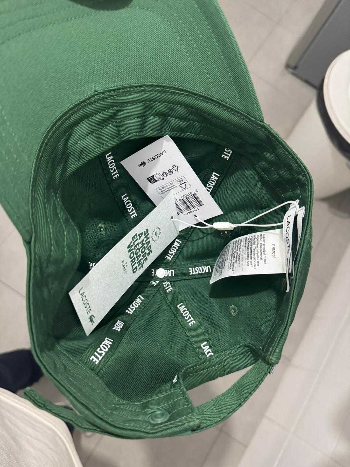 Tênis Lacoste e Chapéu