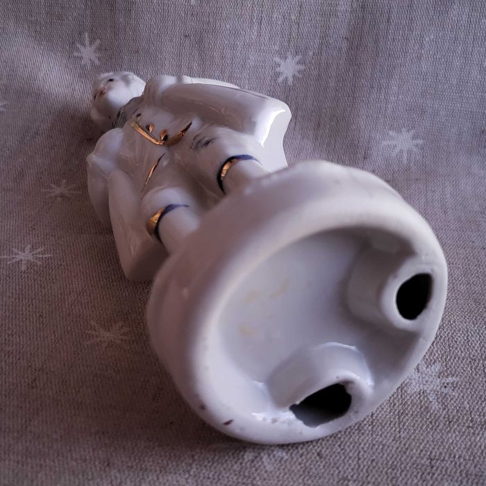 Кавалер Германия, фарфор