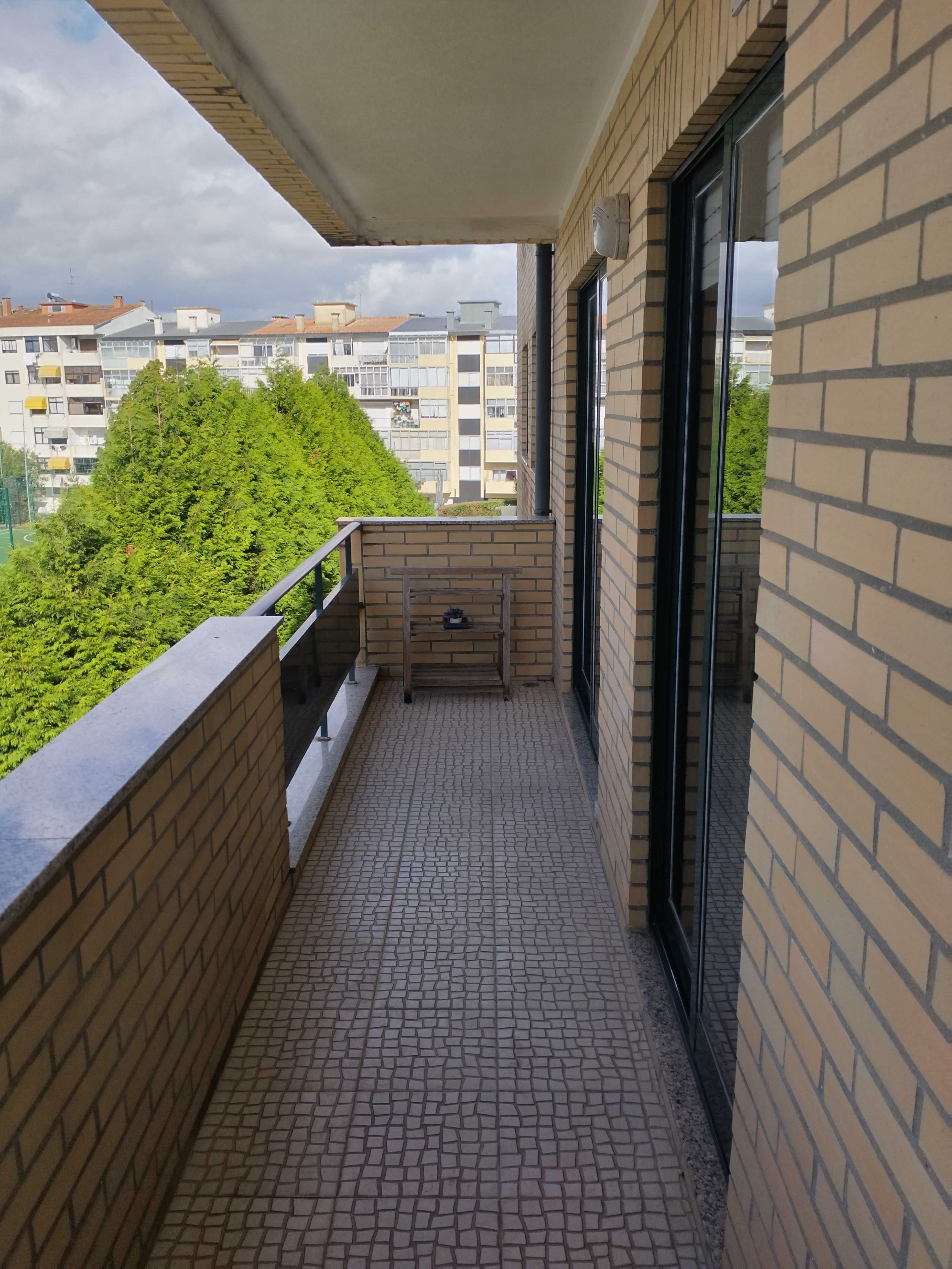 Arrenda-se T1 com Garagem no Amial, Paranhos – Porto