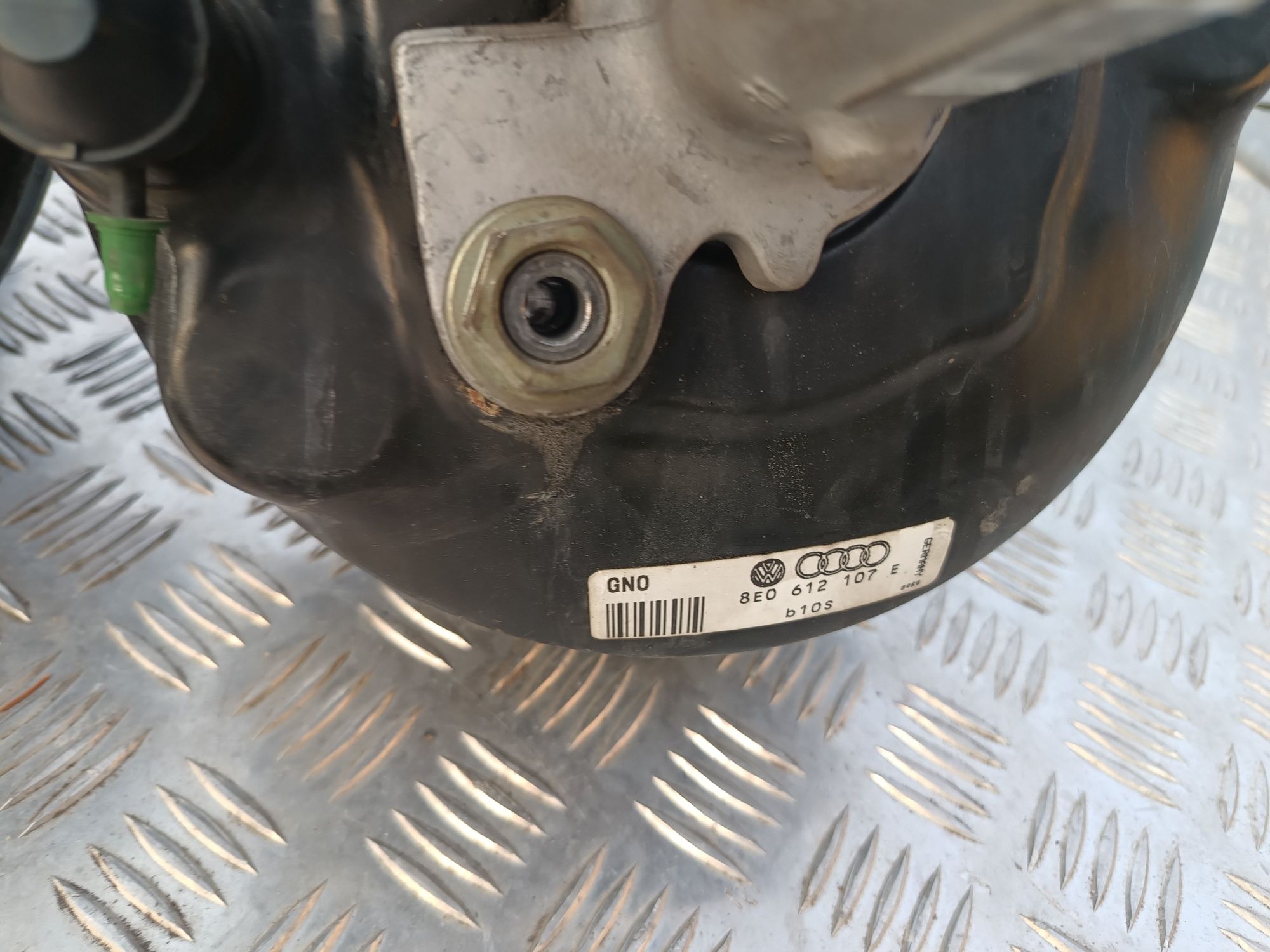 Serwo pompa hamulcowa Audi A4 B6 Passat B5 FL końcowka P N M E J