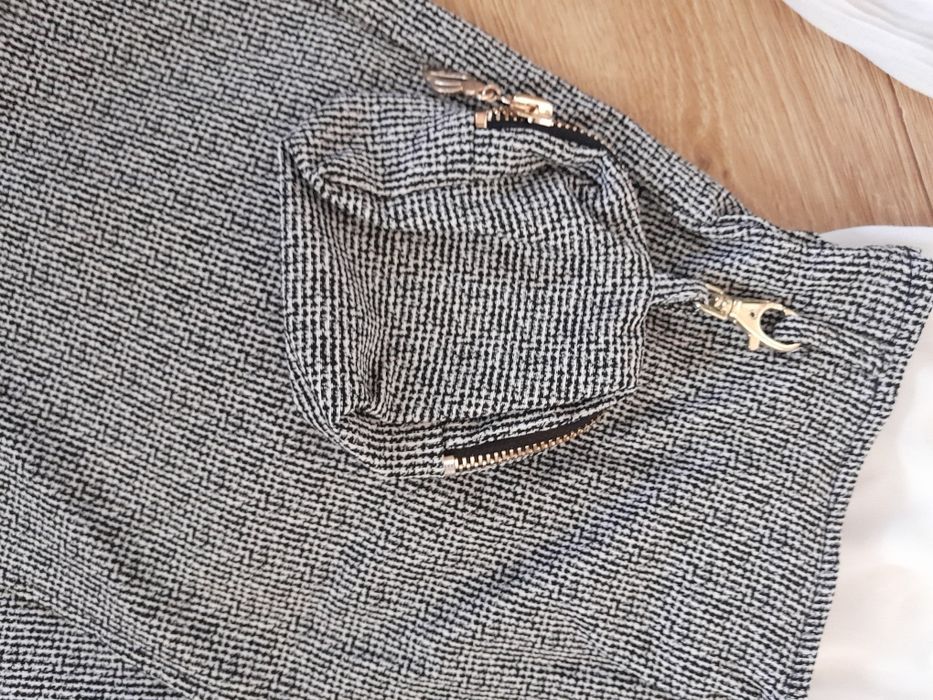 Elegancka Szara w kratkę spódniczka z saszetka 14 lat 158 164