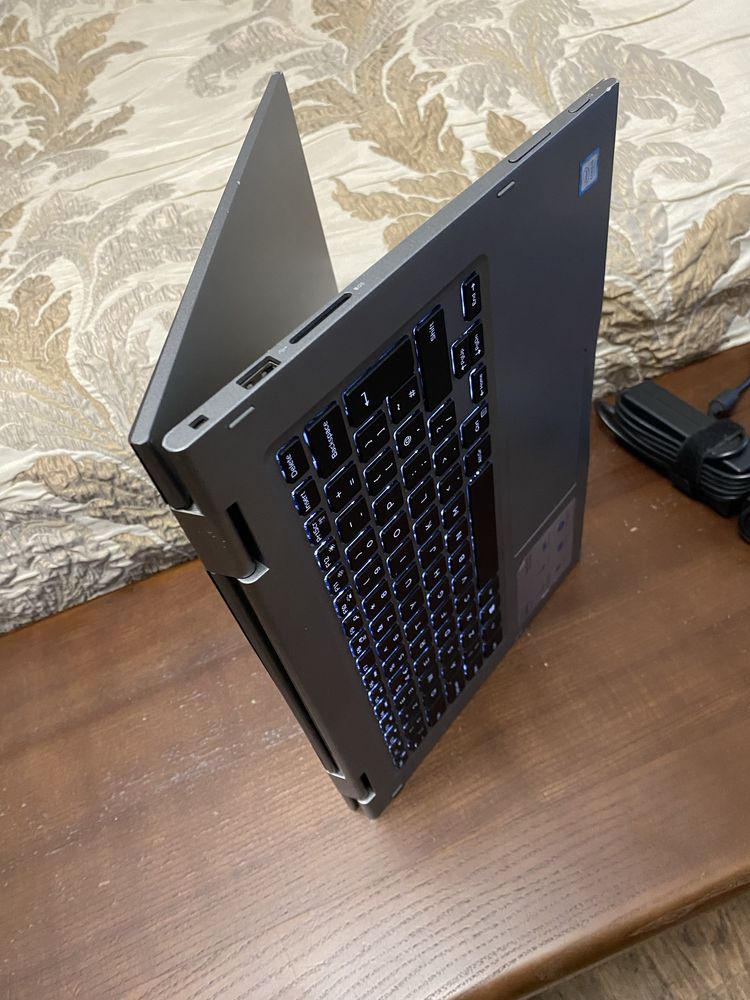 Сенсорный ноутбук Dell Inspiron P69G Core i5-7200U 2,7GHz 8/ssd 240 gb