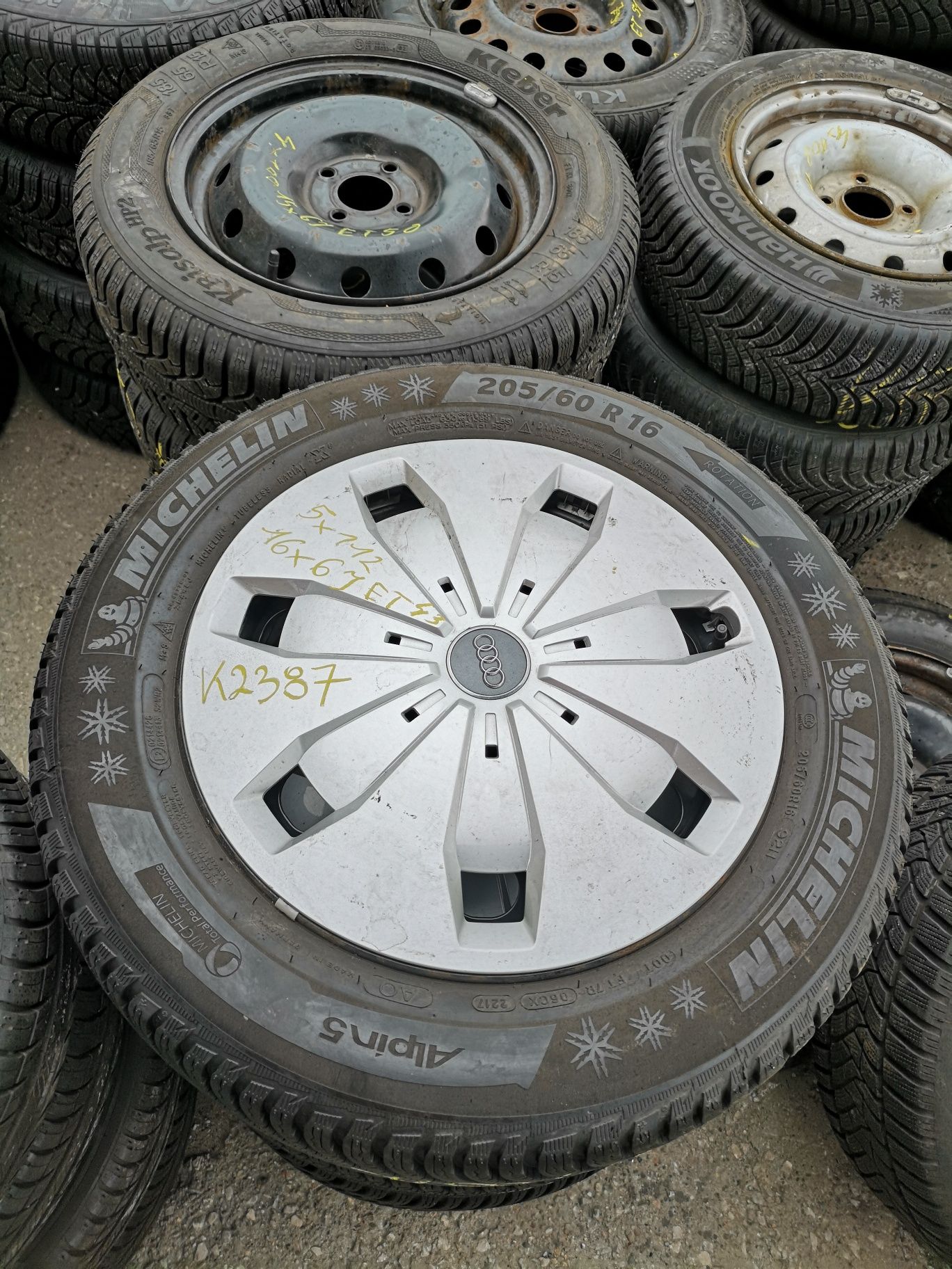 Komplet kół zimowych 5x112 Audi VW Skoda 205/60/16 Michelin 7,5mm