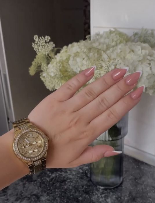 Годинник Guess