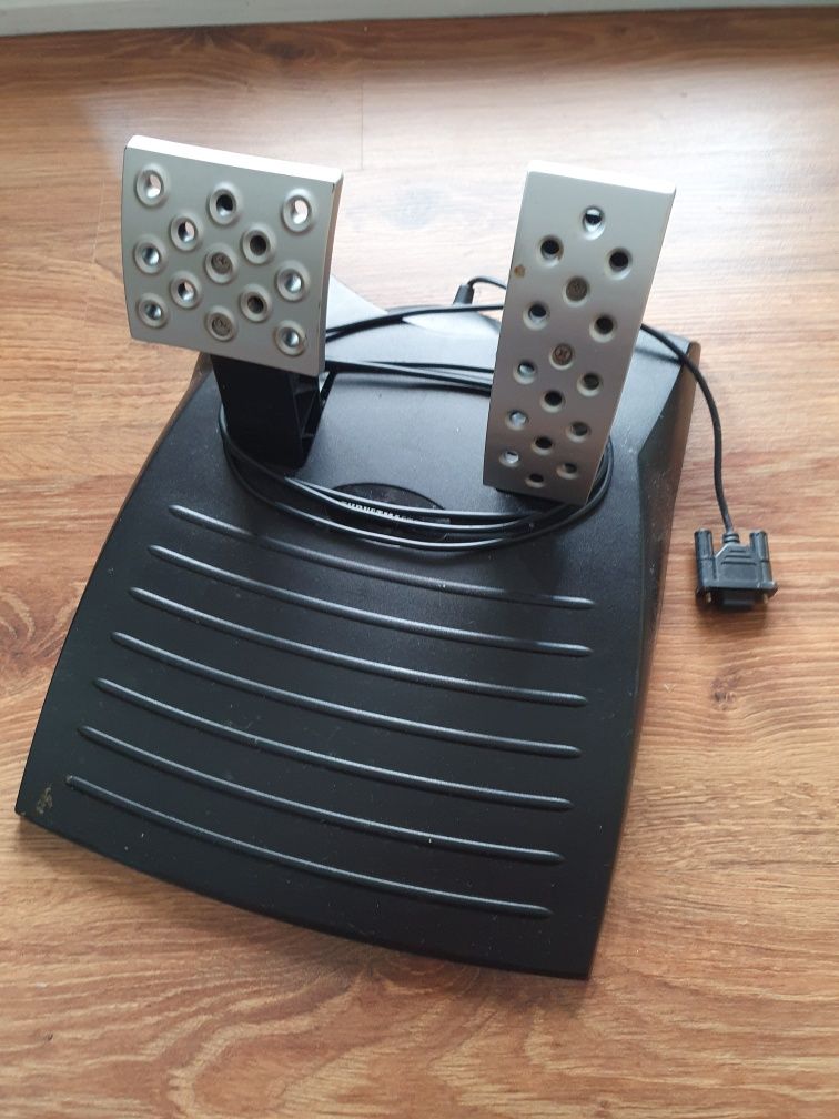 Pedaly kierownicy thrustmaster  ps2 !