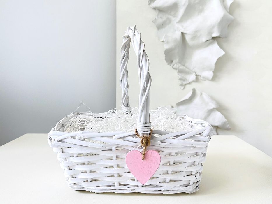 Biały wiklinowy KOSZYK Koszyczek z zawieszką
