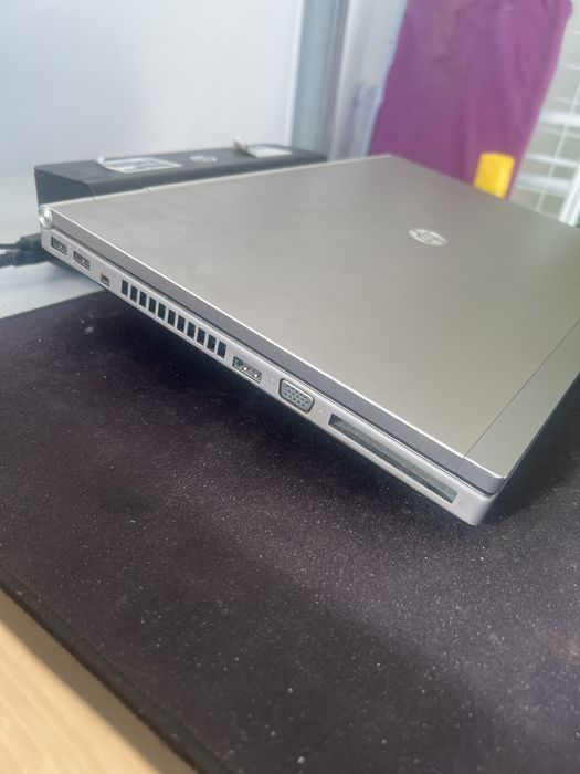 Hp Elitebook 8570p i7 8gb ram 256 ssd