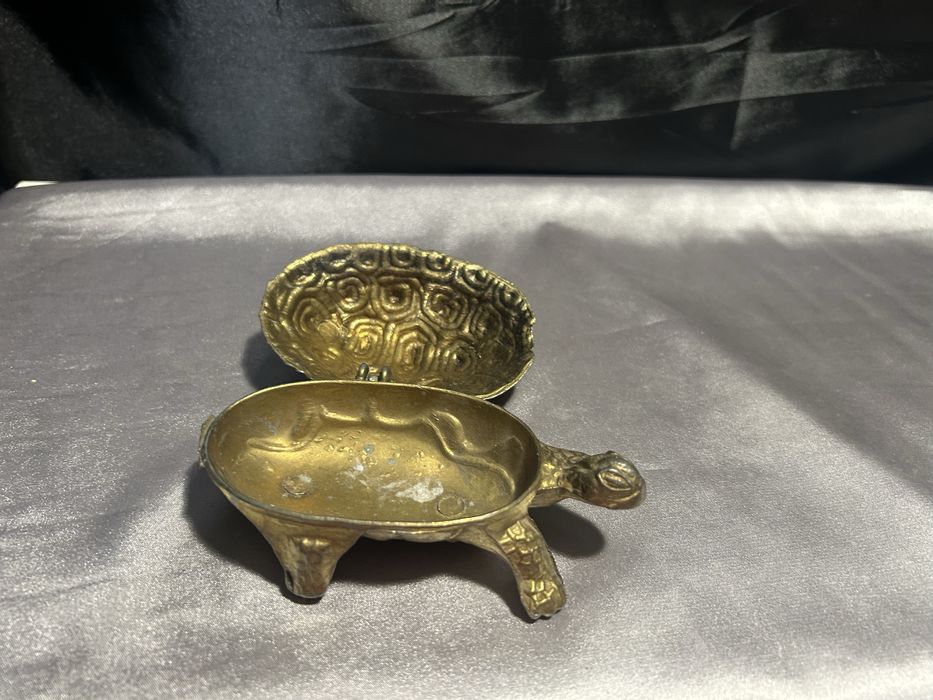 Figurka Żółwia z Mosiądzu Zamykana Szkatułka lub Popielniczka