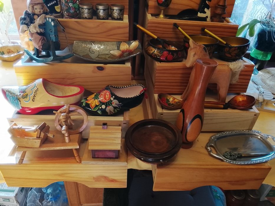 Коллекция. Фигурки из дерева. Матрёшки. Хохлома и др.