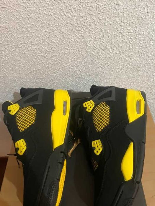 Jordan_4_Retro_Thunder R.45
