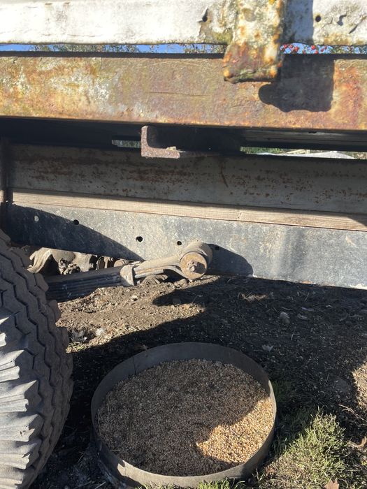 Уаз -хороша машина для  села,мости коробка роздакка,все працює!