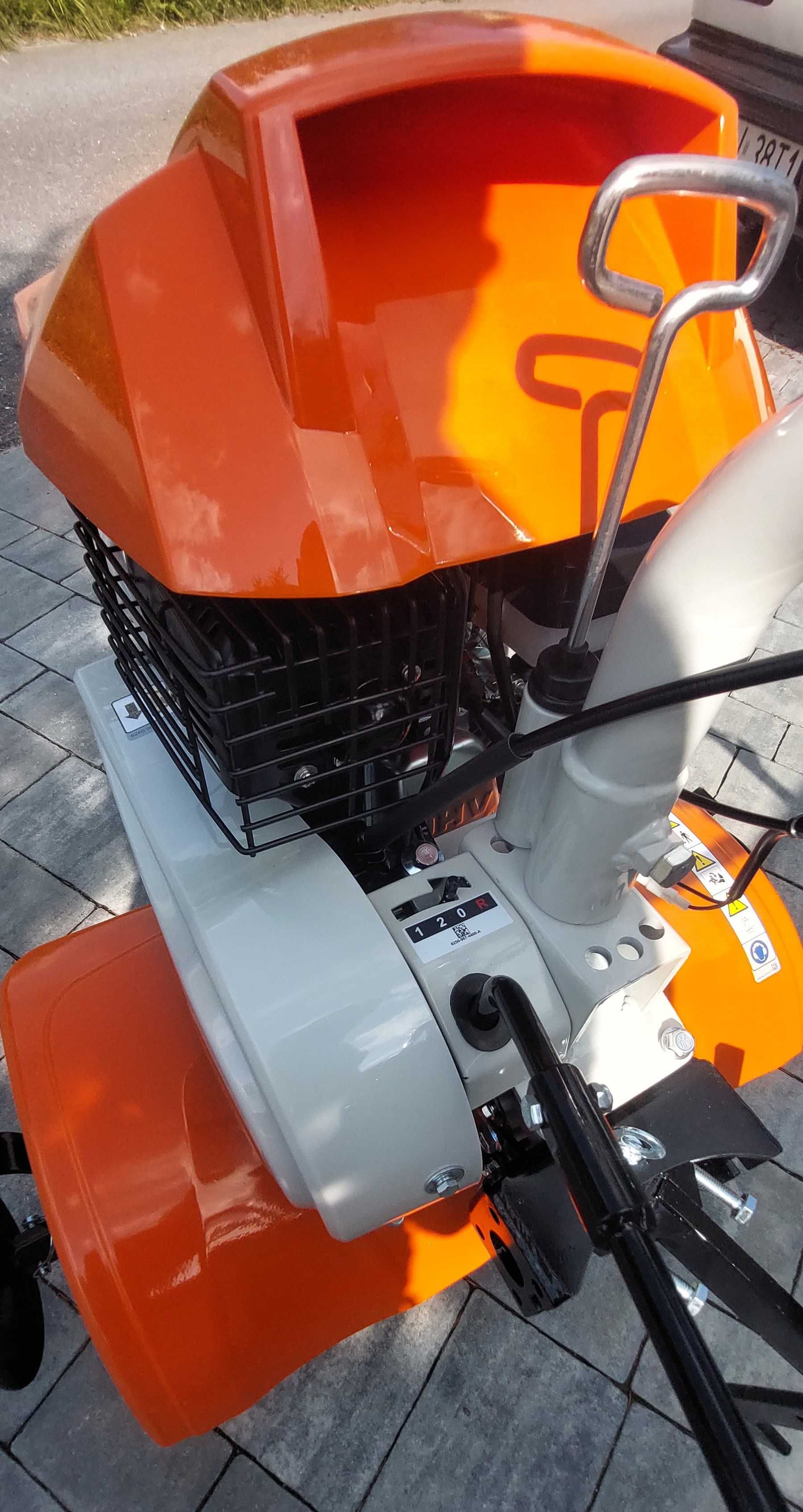 Mocna glebogryzarka Stihl MH 600 6KM do ciężkiej zwartej gleby wynajem