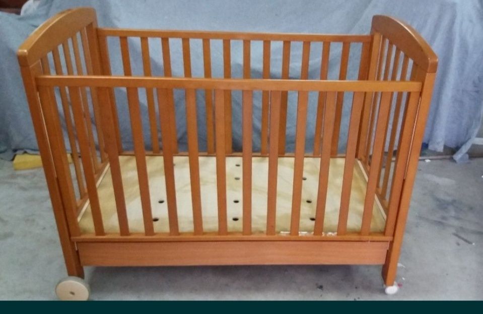 Berço prenatal com gaveta