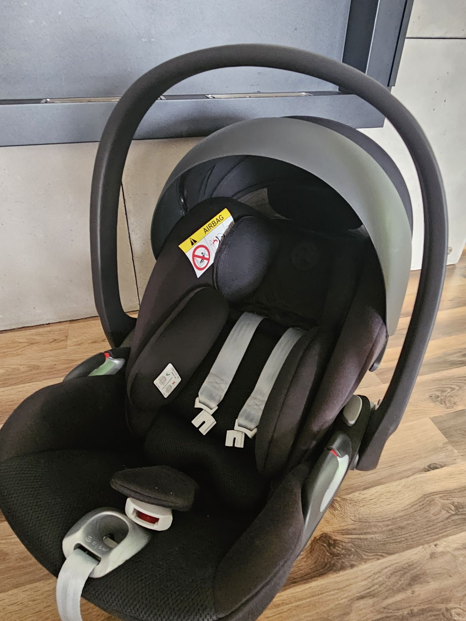 Fotelik Cybex cloud T Plus z bazą isofix