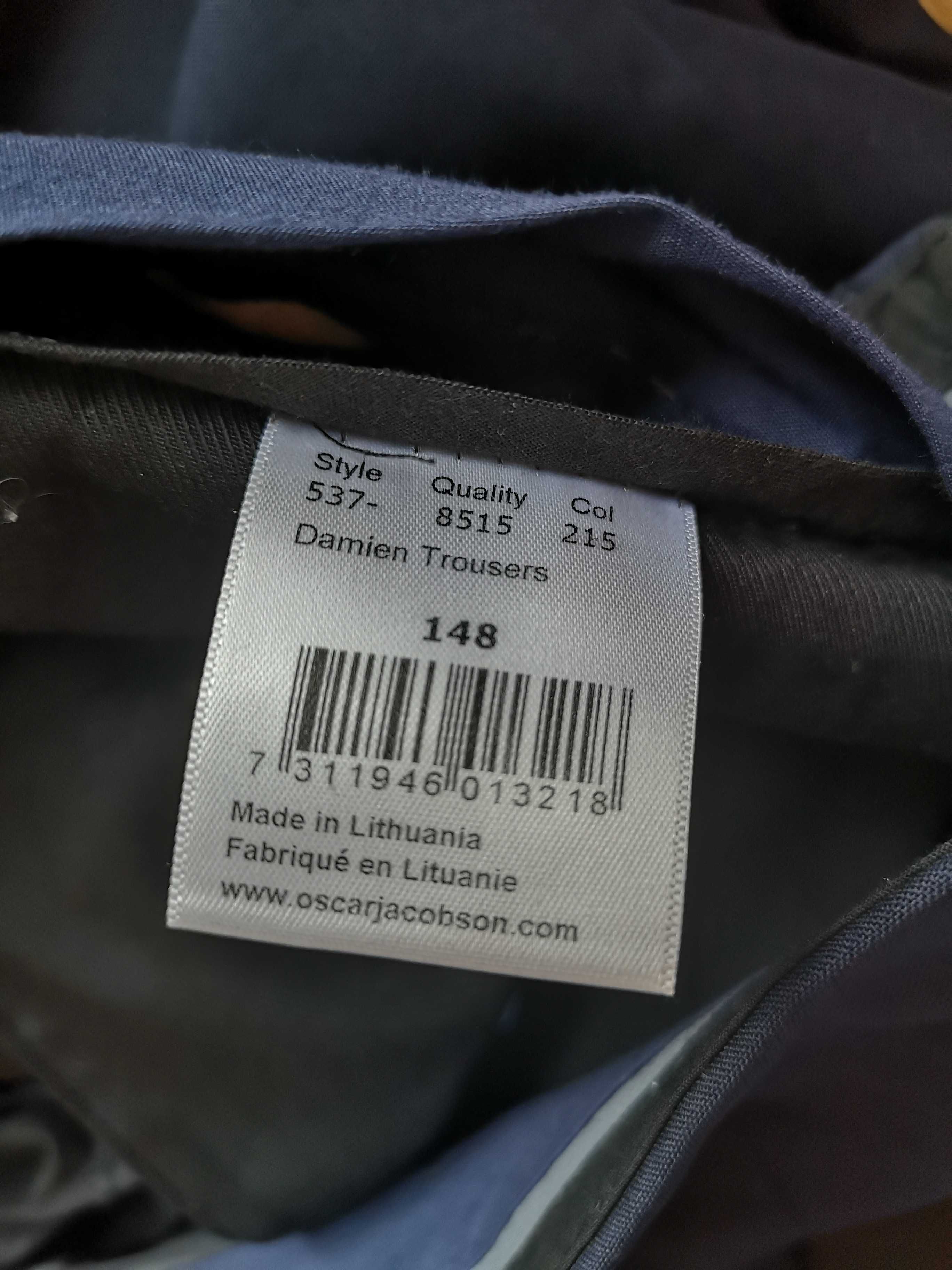 Garnitur Oscar Jacobson 100% wełna, made in italy, na szczupłą osobę