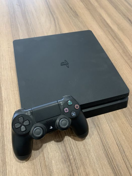 PlayStation 4 - 1TB - Boas condições