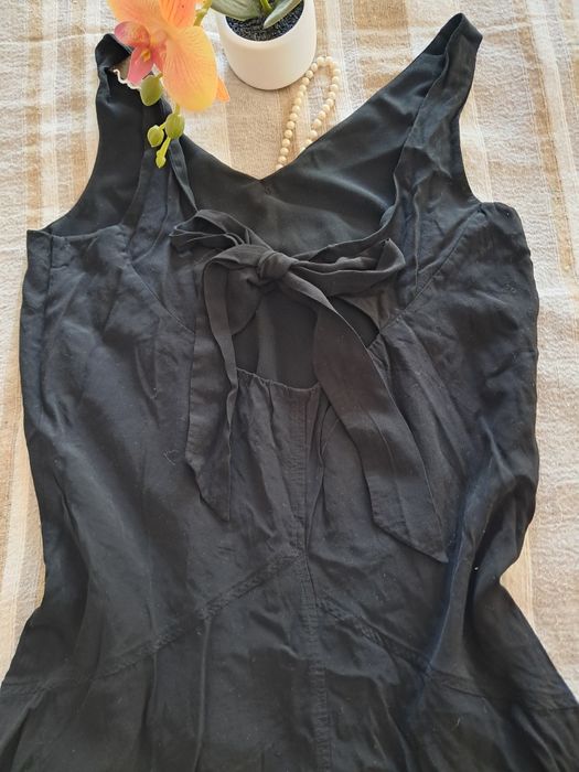 Vestido.  Mint velvet.