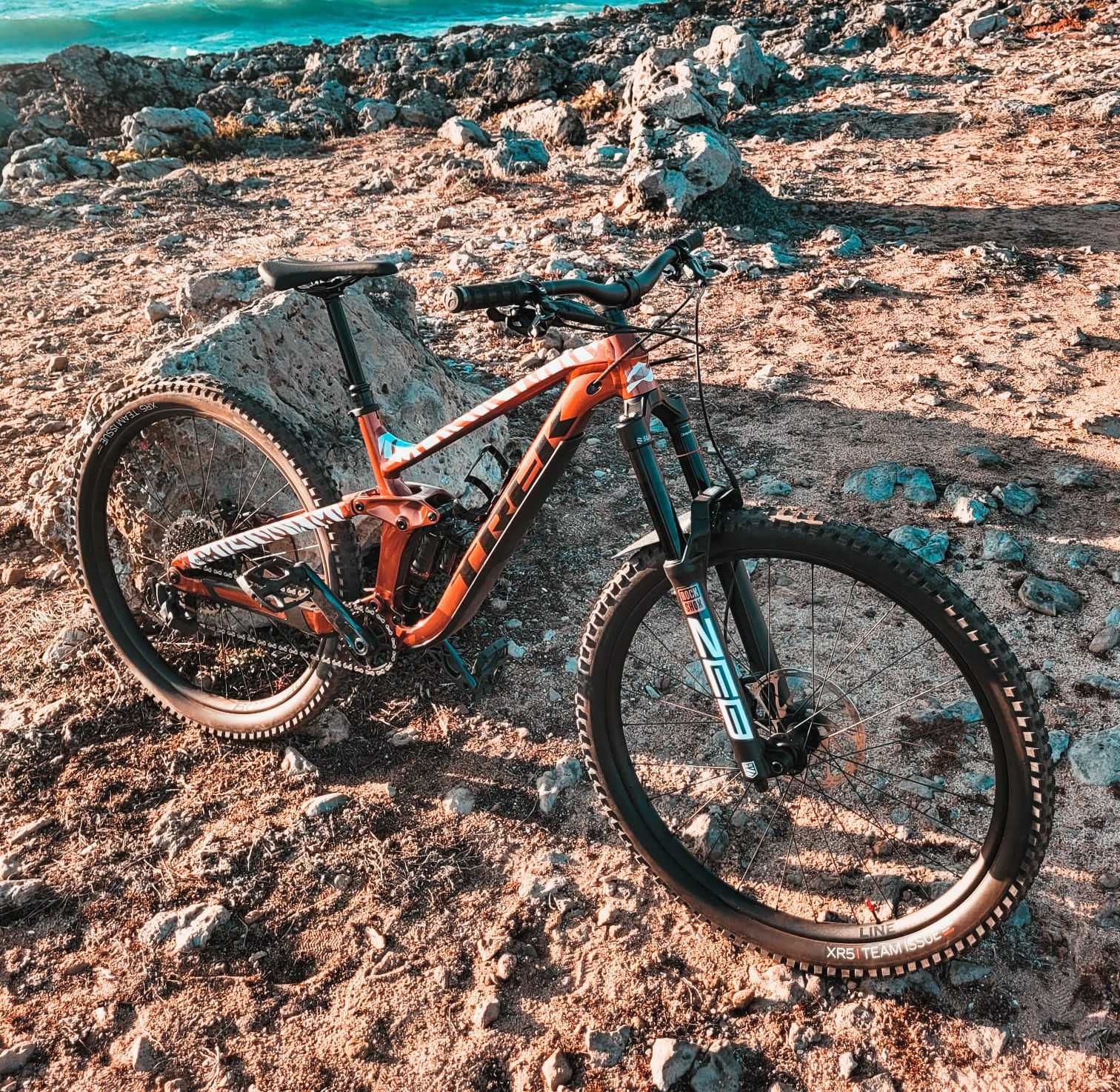 Trek Slash 8 Gen 5 - NOVA 2023 - Bicicleta Enduro