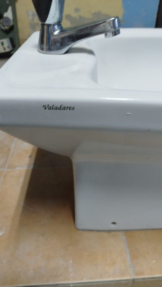 Conjunto bide, sanita e lavatorio
