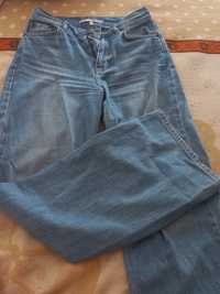 Жіночі голубі широкі джинси