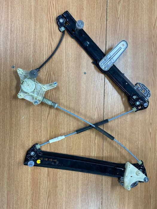 Porsche taycan склопідйомник лівий передній 9j1837402c