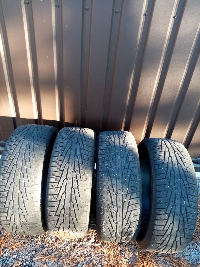 Продам зимнюю резину R17 Nokian