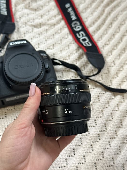 Canon EOS 6D Mark II + Canon EF 50mm f/1.4 USM