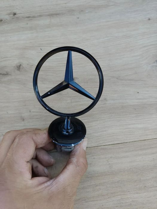 MERCEDES W210 W211 W220 W221 W203 W212 CELOWNIK MASKI EMBLEMAT ZNACZEK czarny